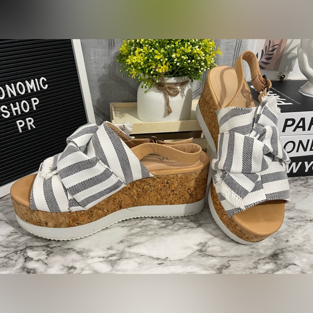 Nöa 3” cork platform sandal with blink bow size 9